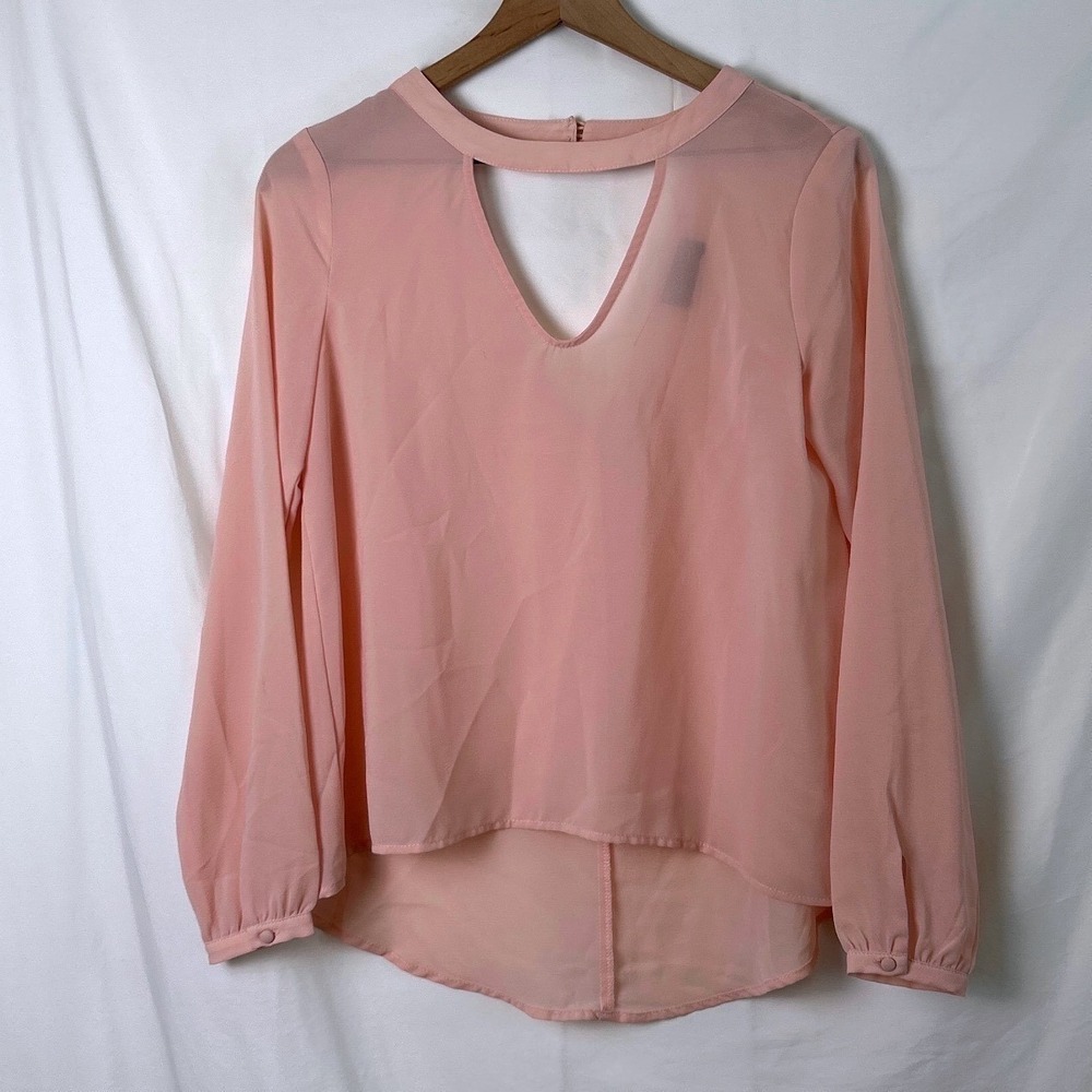 ASTR Women Blouse Blush Size XS Choker Cutout V-Back High-Low Chiffon NEW